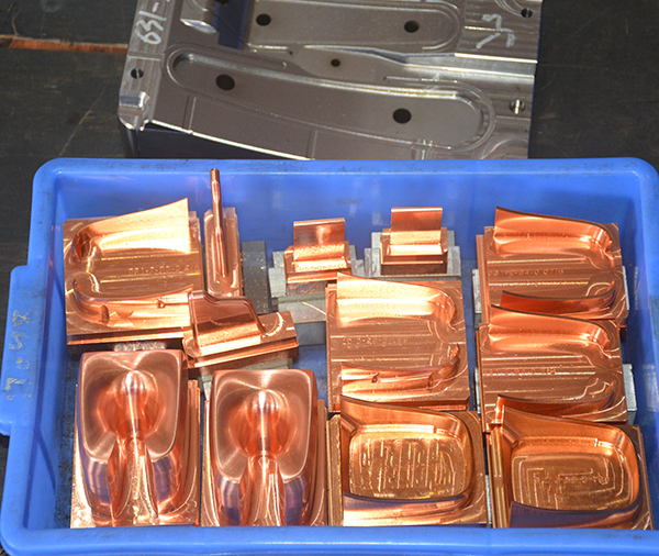 模具加工之銅公加工 模具加工之銅公加工