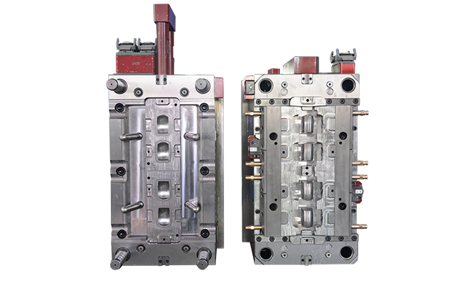 銘洋宇通精密注塑模具開(kāi)模