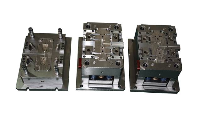 銘洋宇通塑膠包五金件模具 銘洋宇通塑膠包五金件模具