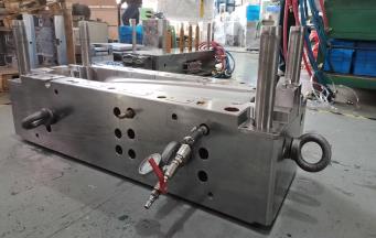 塑膠模具滑動(dòng)怎么辦？簡(jiǎn)單幾招，輕松解決！