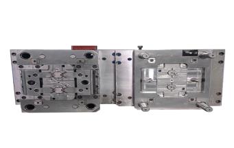 塑膠模具和合金材材料模具性質是一樣的嗎