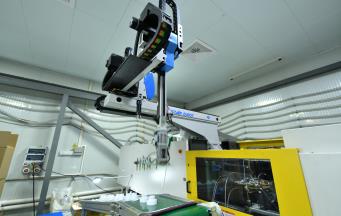 注塑加工廠家如何處理產(chǎn)品的包裝和運(yùn)輸安排？